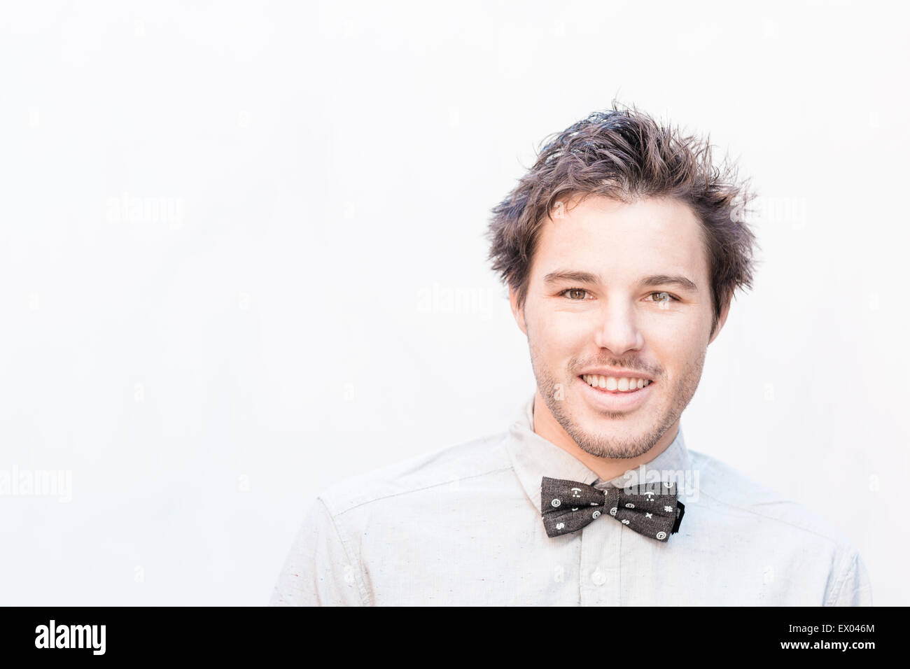 Portrait of young man wearing Bow Tie Banque D'Images