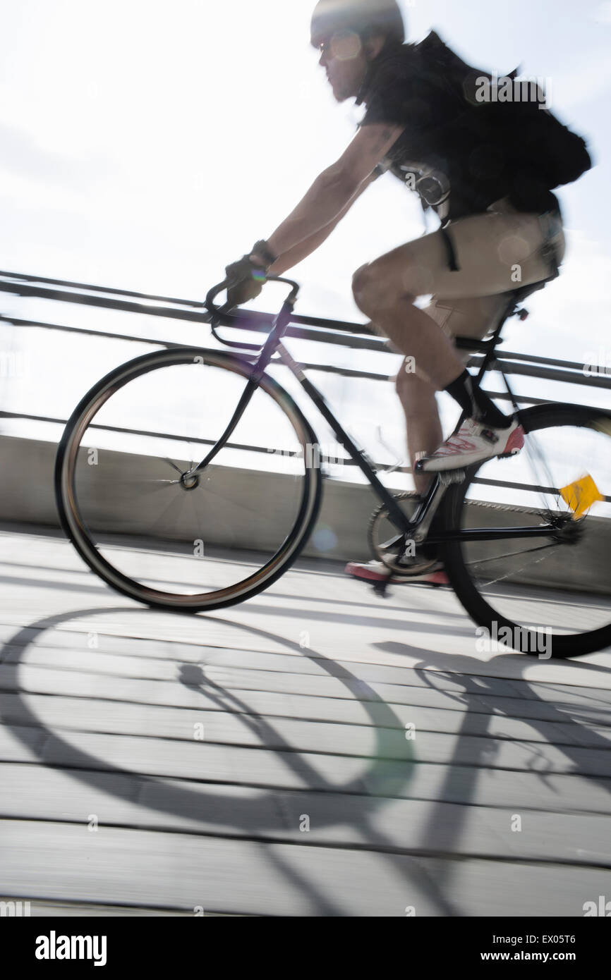 Bike messenger en mouvement Banque D'Images