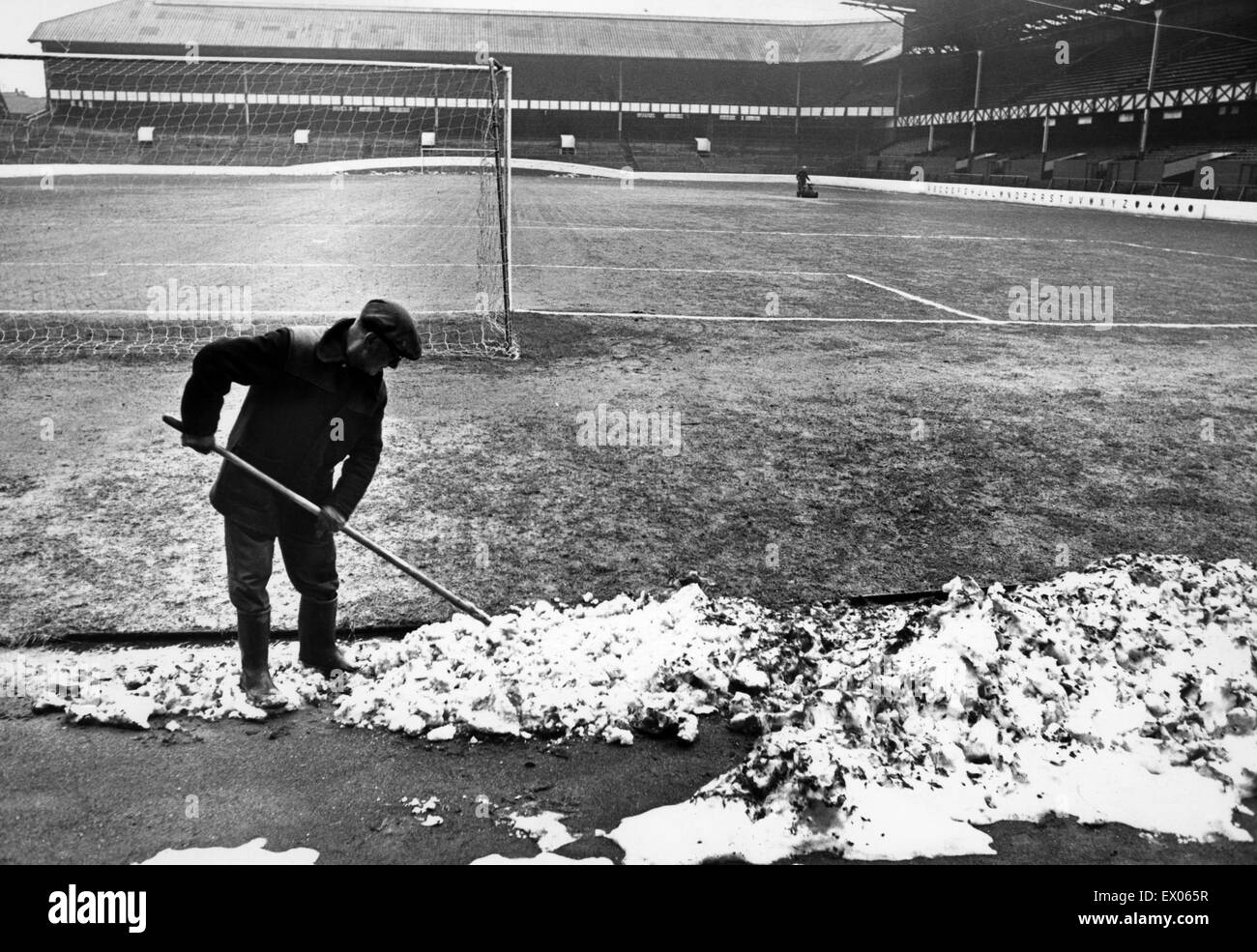 De Goodison Park, home à Everton FC, le stade de football est situé dans la région de Walton, Liverpool, Angleterre. 11 février 1969. L'autorisation de la neige à partir de la hauteur. Banque D'Images