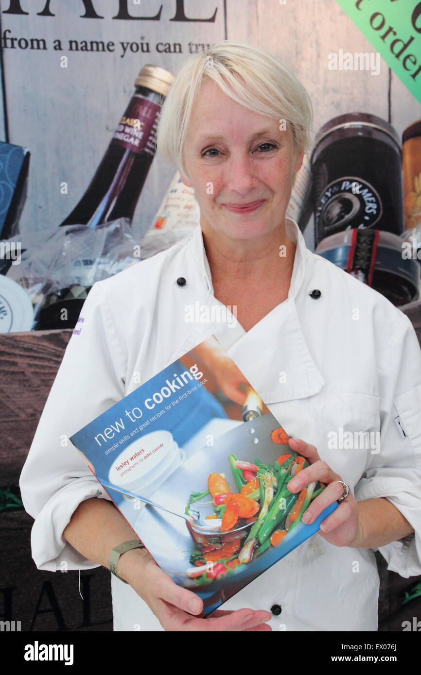 Télévision Celebrity chef, Lesley Waters fait la promotion de son livre 'nouvelle cuisine' à Chatsworth, Derbyshire, Angleterre juste pays UK Banque D'Images