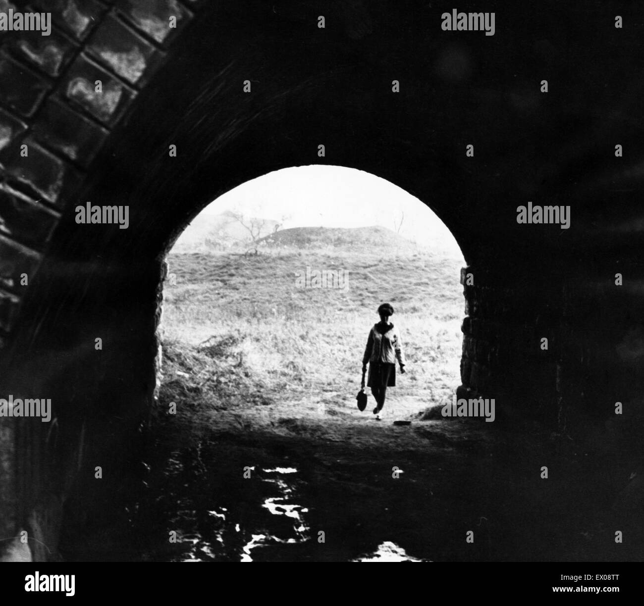 Reconstitution du lieu du crime de meurtre d'Elsie Frost, victime âgée de 14 ans. Elle a été brutalement poignardé à mort alors qu'elle se rendait seule à la maison le samedi 9 octobre 1965, après avoir passé la journée à naviguer avec d'autres écoliers. La reconstruction a lieu, O Banque D'Images