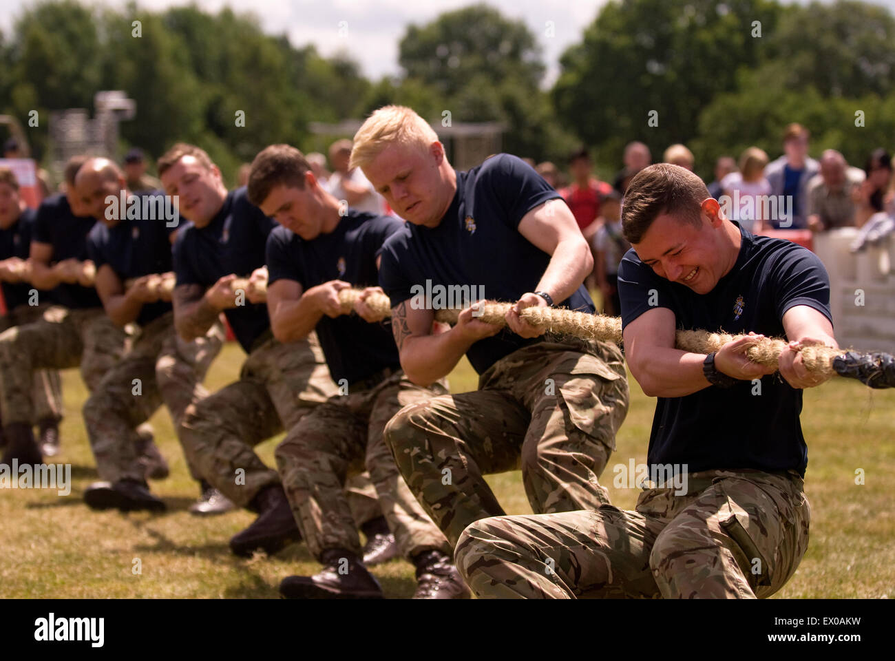 Trg 10 milliards entre remorqueur peloton 'o' War, adieu à la garnison Festival, Bordon, Hampshire, Royaume-Uni. Samedi 27 Juin 2015 (Forces forc Banque D'Images