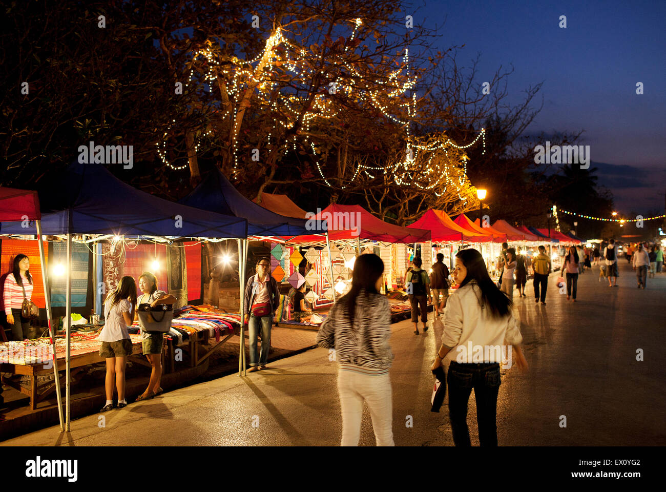 Le marché de nuit à Luang Prabang, Laos. Banque D'Images