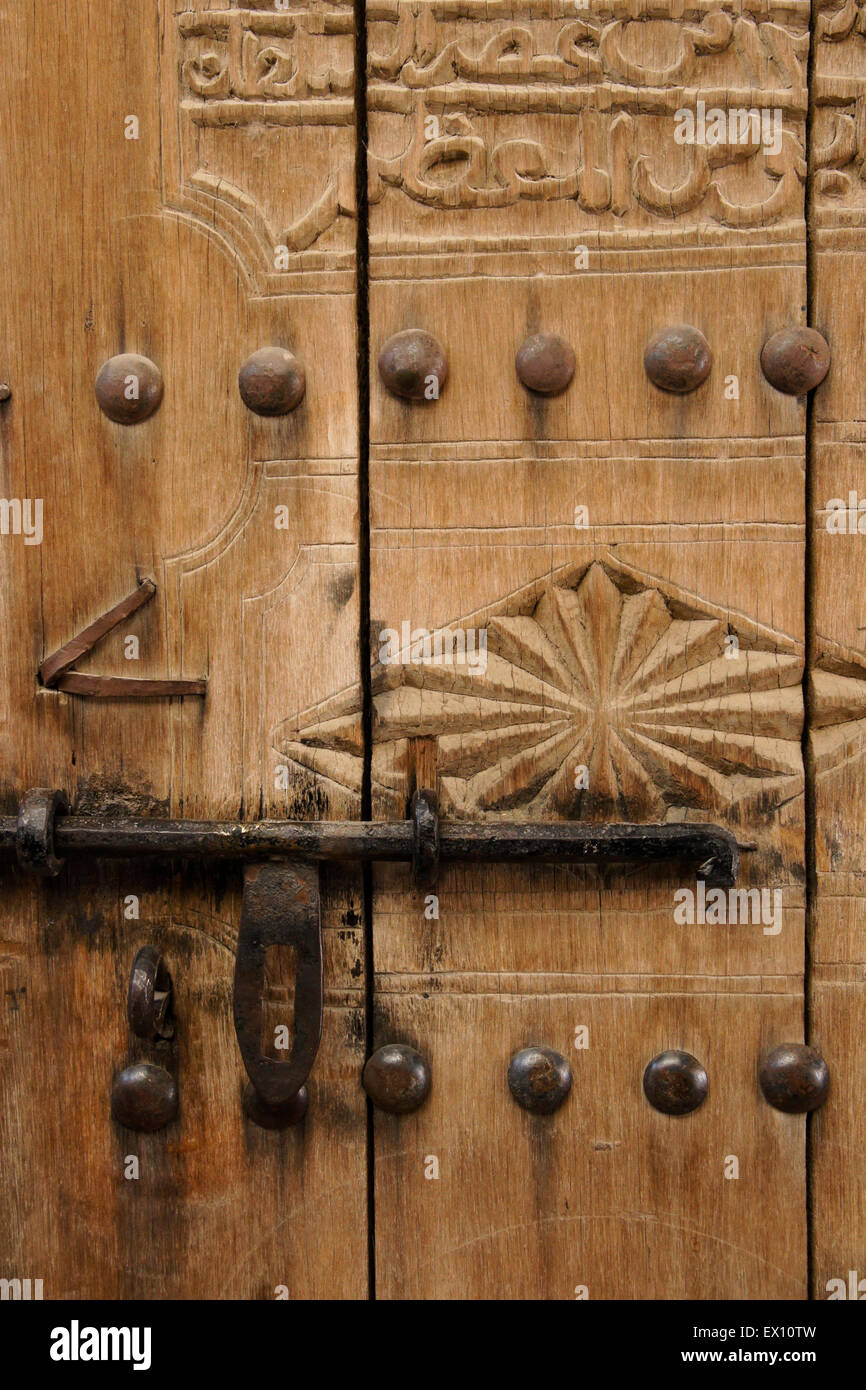 Le vieux bois de la porte et, Nizwa, Sultanat d'Oman Banque D'Images