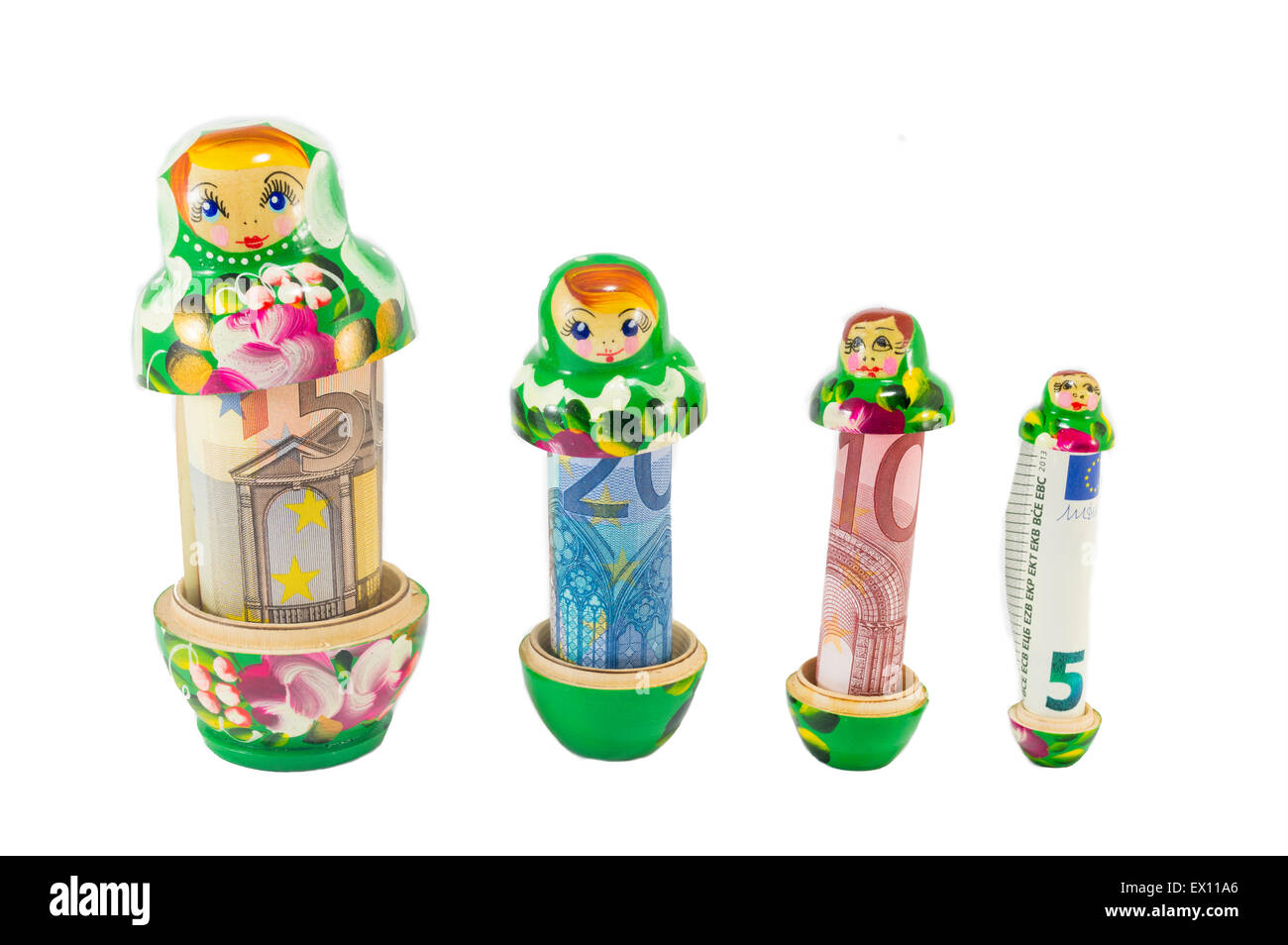 Babouchka poupées russes traditionnelles matreshka avec euro projets isolés Banque D'Images
