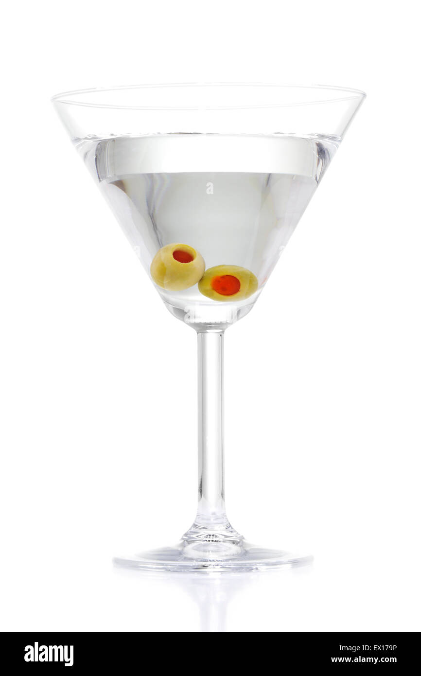 Image de Martini avec deux olives isolé sur fond blanc Banque D'Images