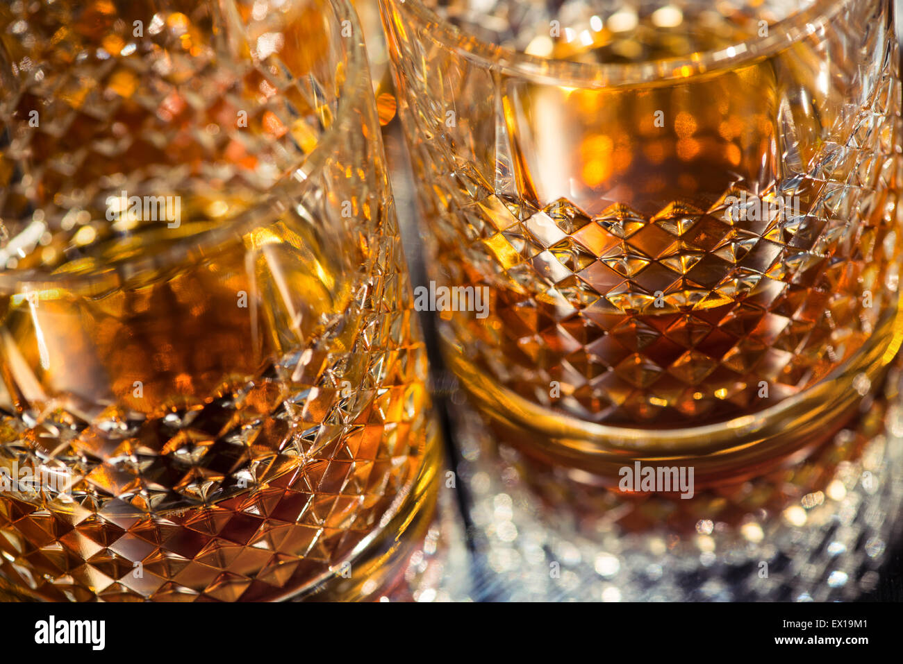 Verres à whisky sur le bac. faible profondeur de champ. Banque D'Images