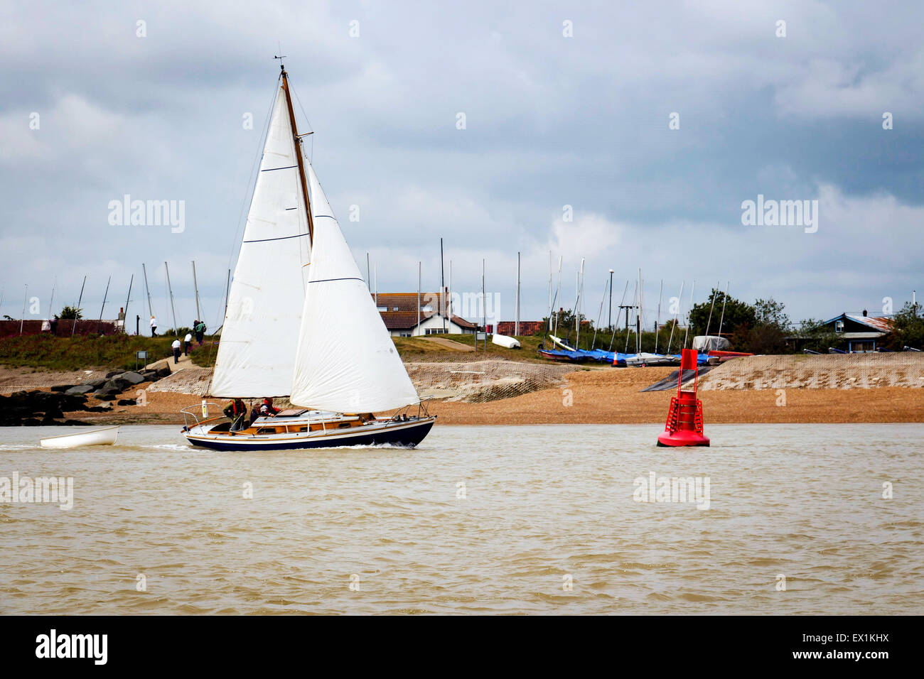 Location de la navigation sur le fleuve à la vitesse Banque D'Images