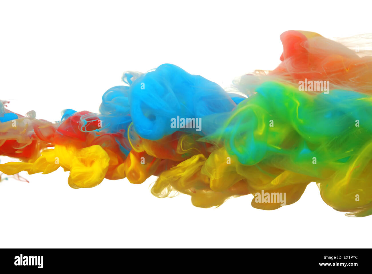 Nuages de mélange d'encres de couleurs vives dans l'eau Banque D'Images