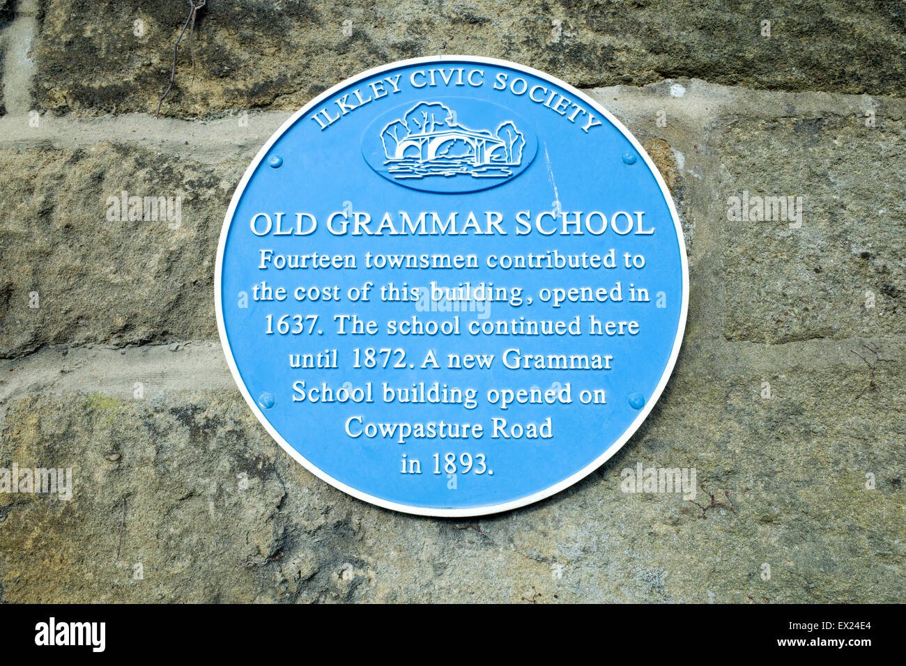 Blue plaque sur le côté de l'ancienne école primaire sur Bradford West Yorkshire Banque D'Images