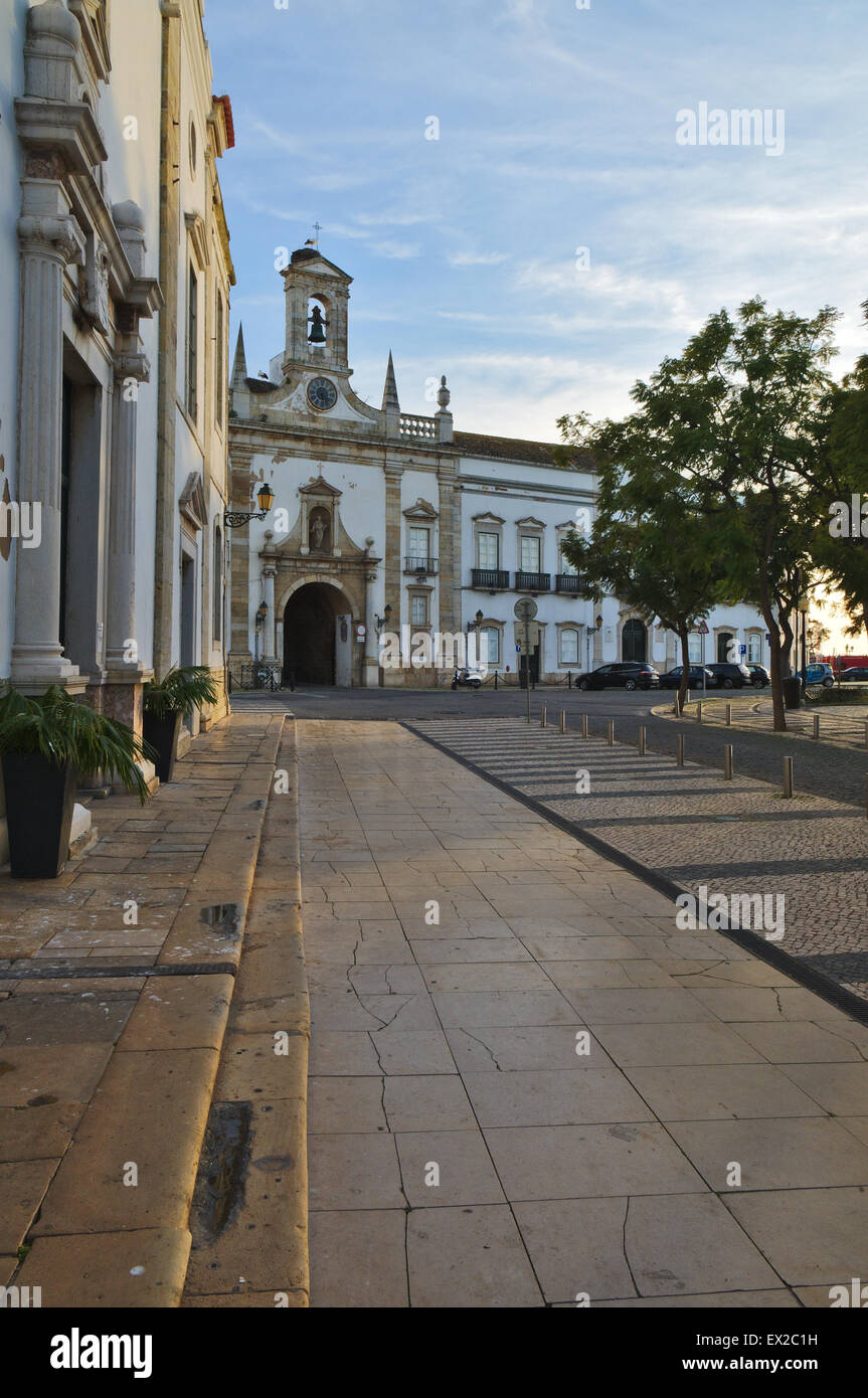 Arco da Vila à Faro, Algarve, Portugal. Banque D'Images