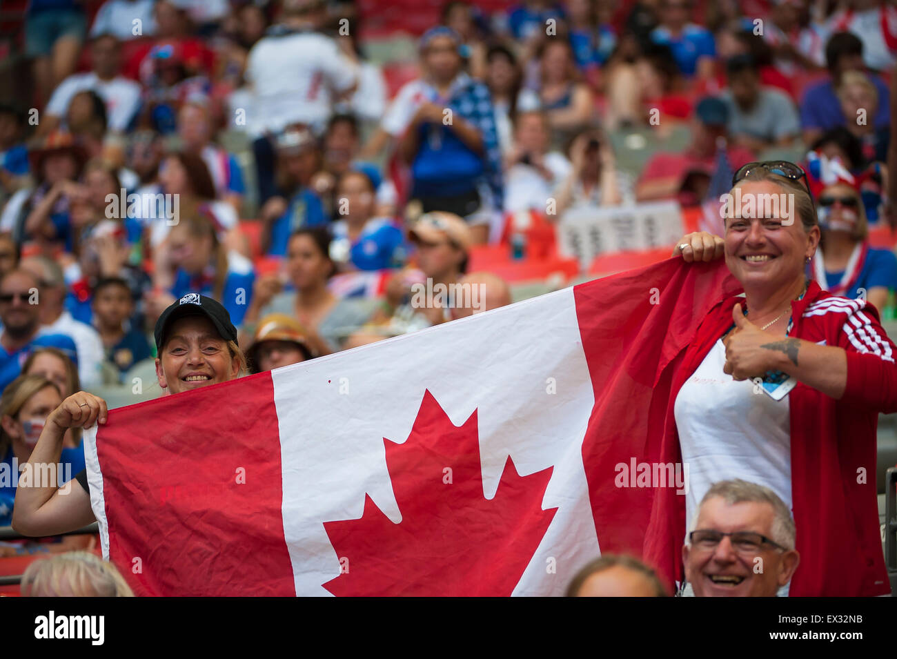 Vancouver, Canada - le 5 juillet 2015 : Fans avant la finale de la Coupe du monde match entre les USA et le Japon lors de la Coupe du Monde féminine de la FIFA Canada 2015 au BC Place Stadium. Banque D'Images