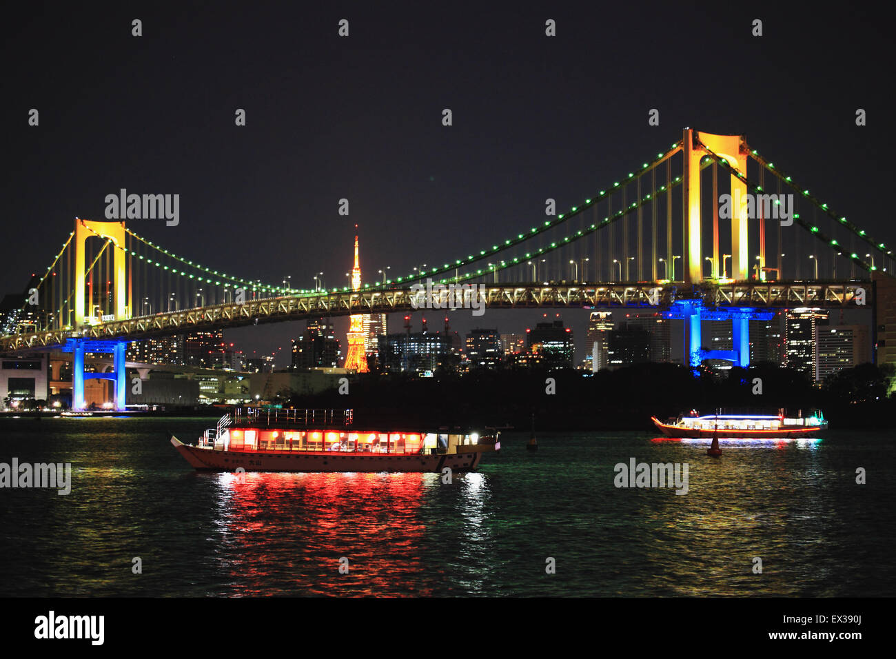 Vue de nuit sur la baie d'Odaiba, Tokyo, Japon Banque D'Images