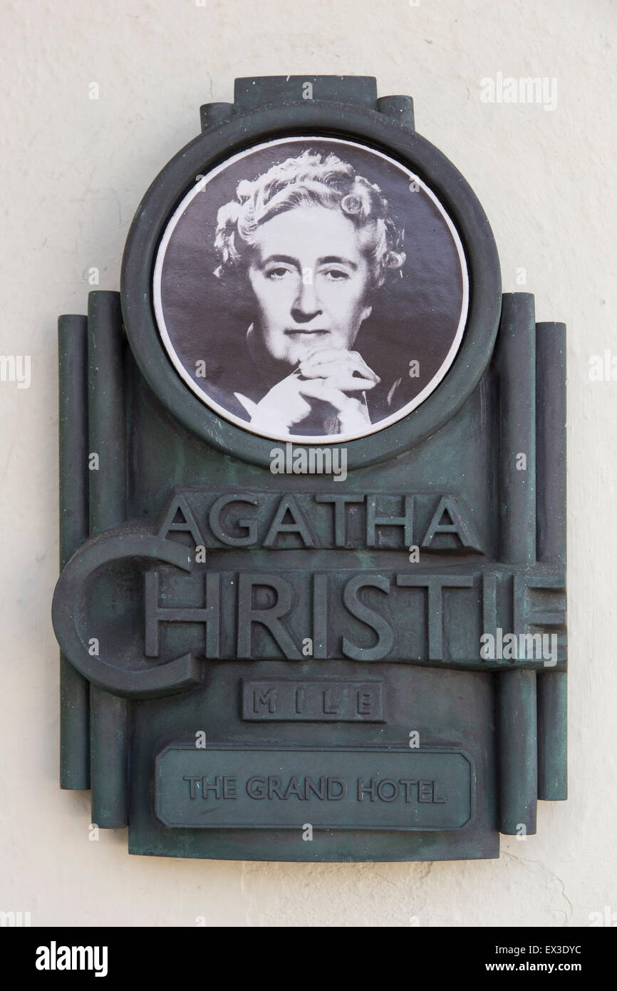 Plaque à la mémoire d'Agatha Christie, Le Grand Hotel, Torquay, Devon, dans le sud de l'Angleterre, Angleterre, Royaume-Uni Banque D'Images