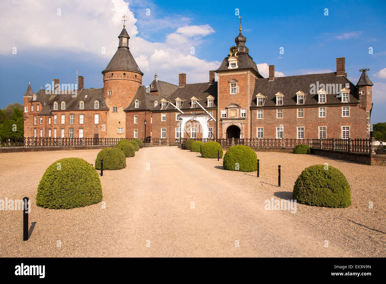 DEU, l'Allemagne, en Rhénanie du Nord-Westphalie, région de Münster, château à douves à Isselburg Anholt. DEU, Deutschland, Nordrhein-Westf Banque D'Images