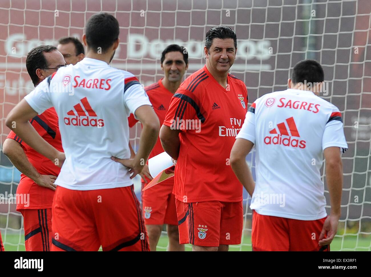 Seixal, 04.07.2015 - Le SL Benfica a tenu sa première saison 2015-2016 La formation ce matin à Caixa Futebol Campus à Seixal. Rui Vitoria Banque D'Images