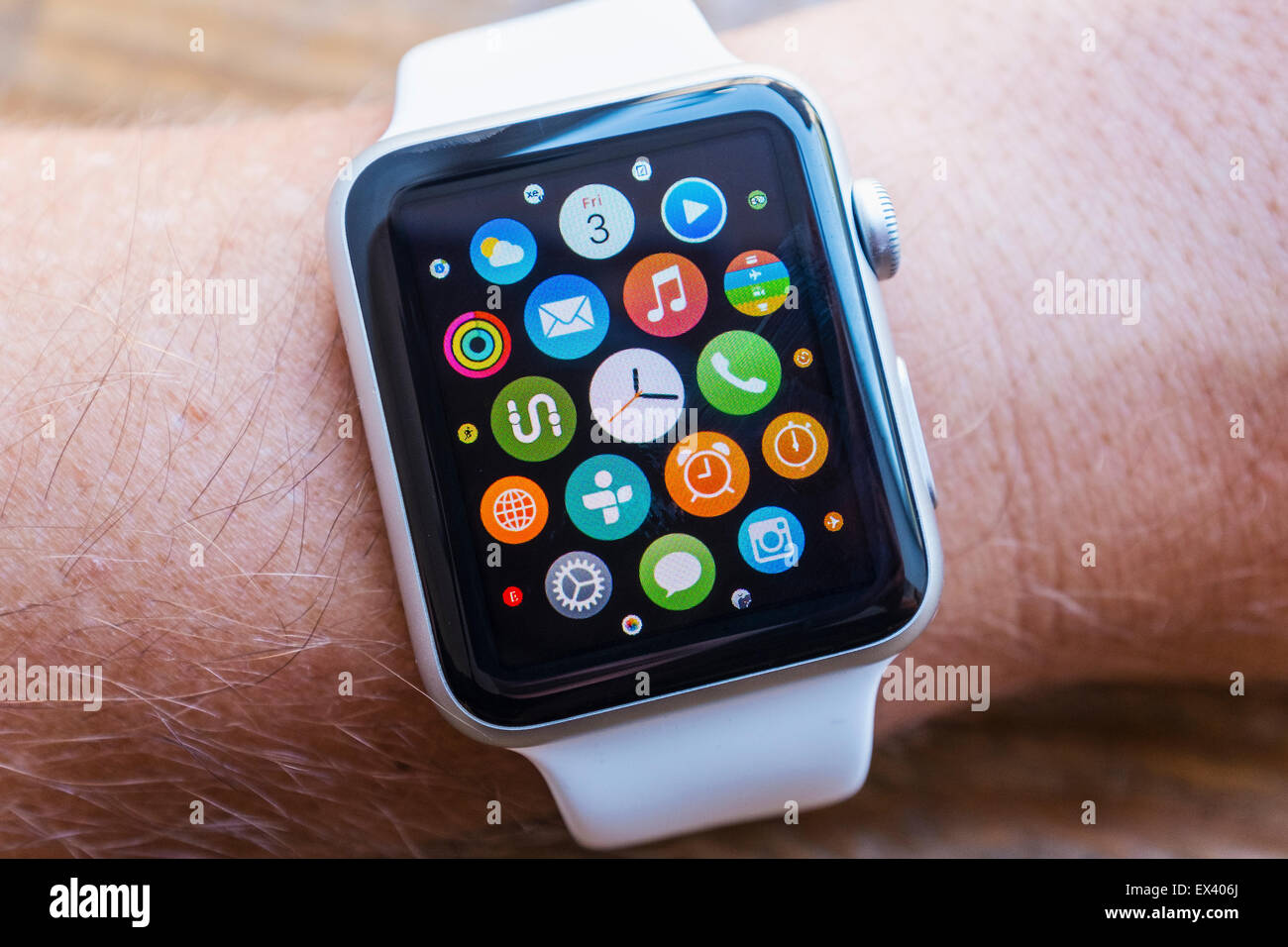 Détail d'un grand nombre d'applications sur l'écran d'un moniteur Apple Watch Banque D'Images