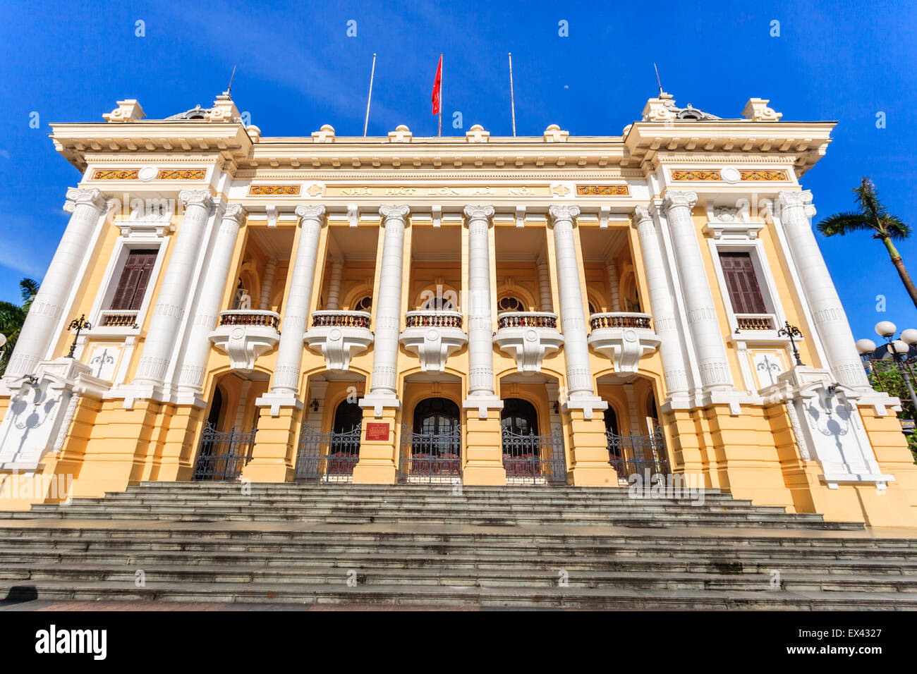 Font voir de l'Opéra de Hanoi dans la capitale Hanoi, Vietnam le 25 juin 2015 Banque D'Images