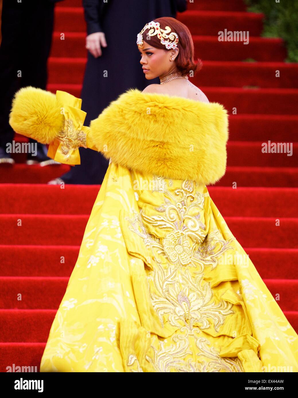 Rencontré Gala - 'China : Through The Looking Glass' Costume Institute Gala bénéfice au Metropolitan Museum of Art - Tapis rouge avec des arrivées : Rihanna Où : New York City, New York, United States Quand : 04 mai 2015 C Banque D'Images