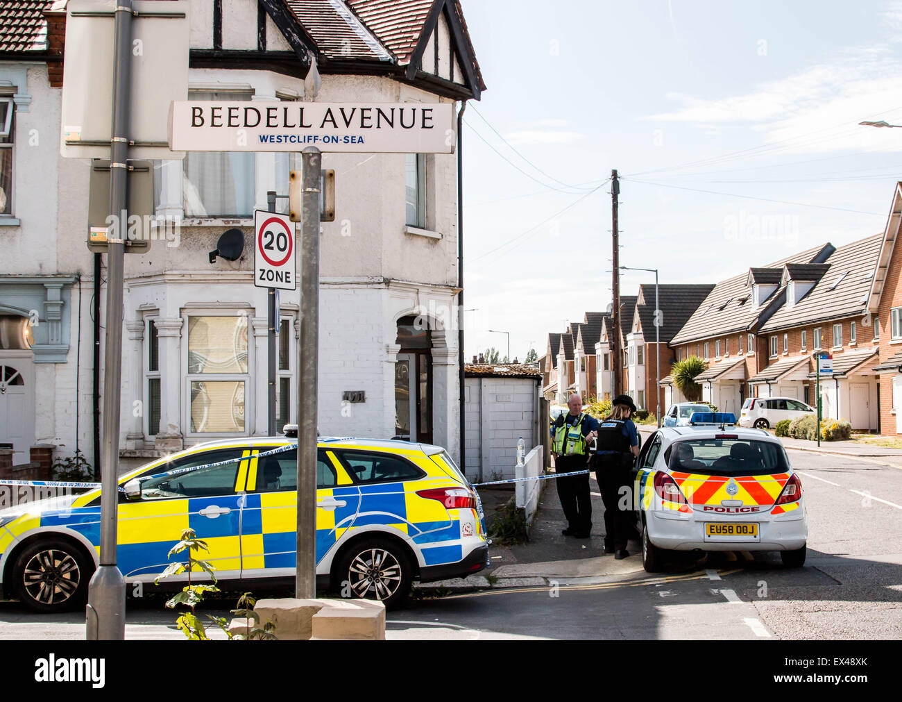 Westcliff on Sea, Essex, Royaume-Uni. 6 juillet, 2015. La police a lancé une enquête de meurtre après qu'un homme a été retrouvé poignardé à l'intérieur d'une maison à Beedell Avenue, Westcliff. Crédit : Darren Attersley/Alamy Live News Banque D'Images
