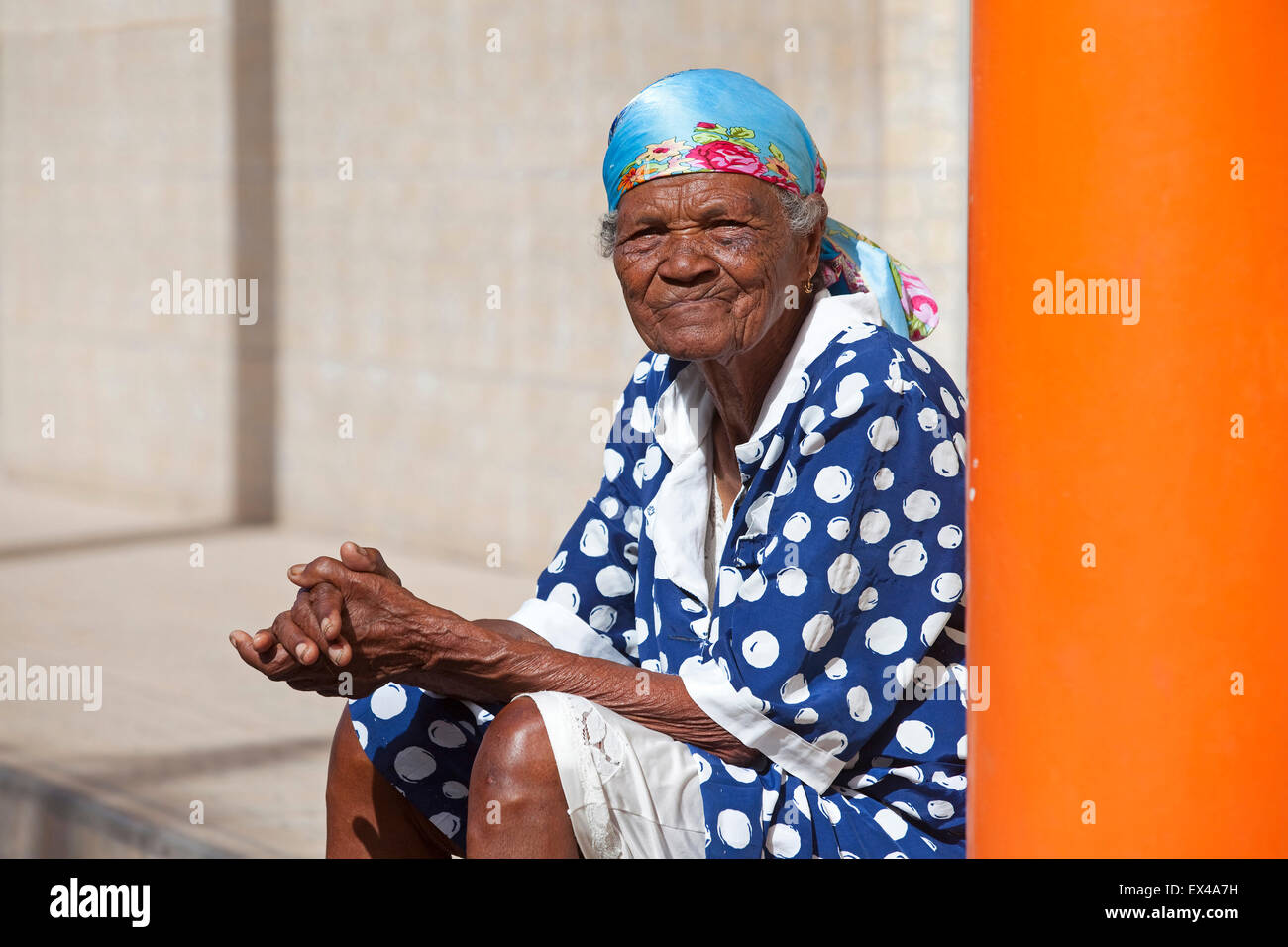 Cape verde woman in traditional Banque de photographies et d'images à haute  résolution - Alamy