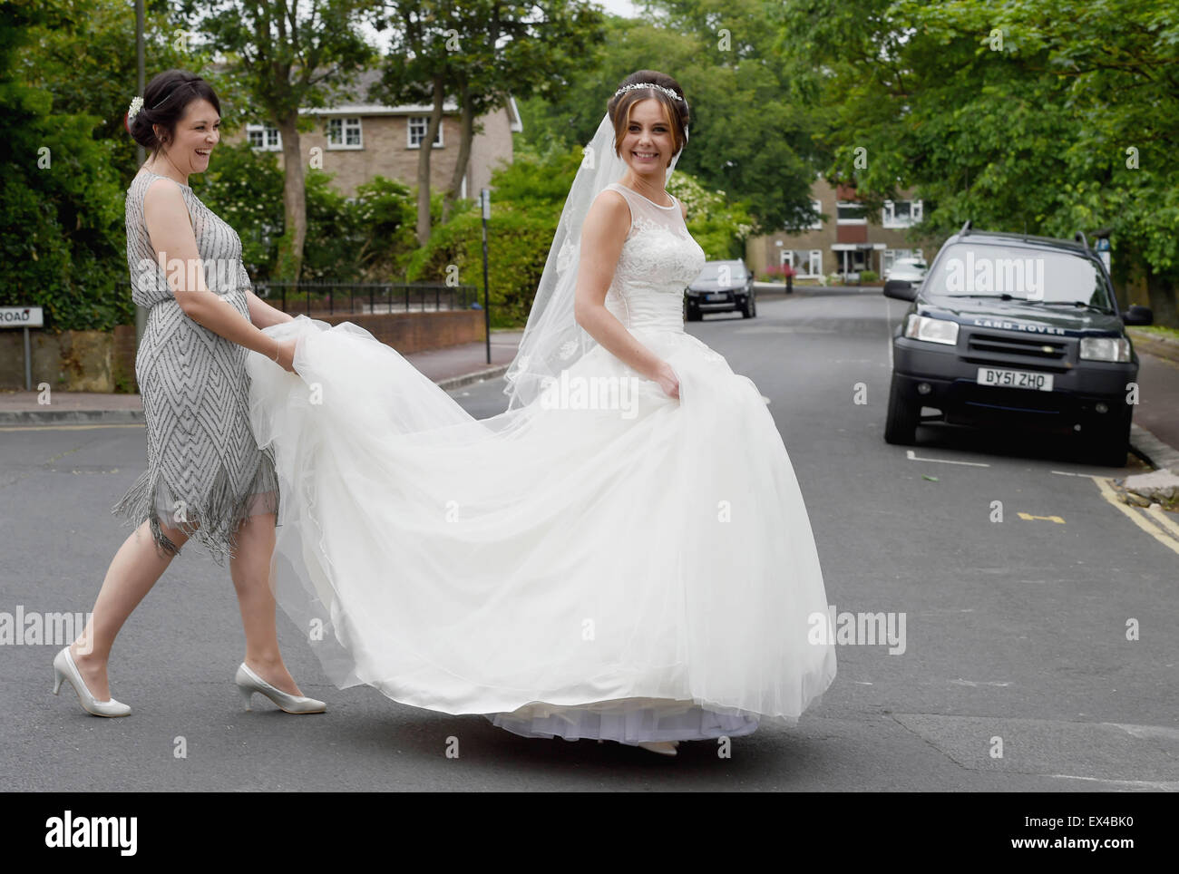 Belle Jeune Femme Mariée En Robe Blanche Le Jour De Son