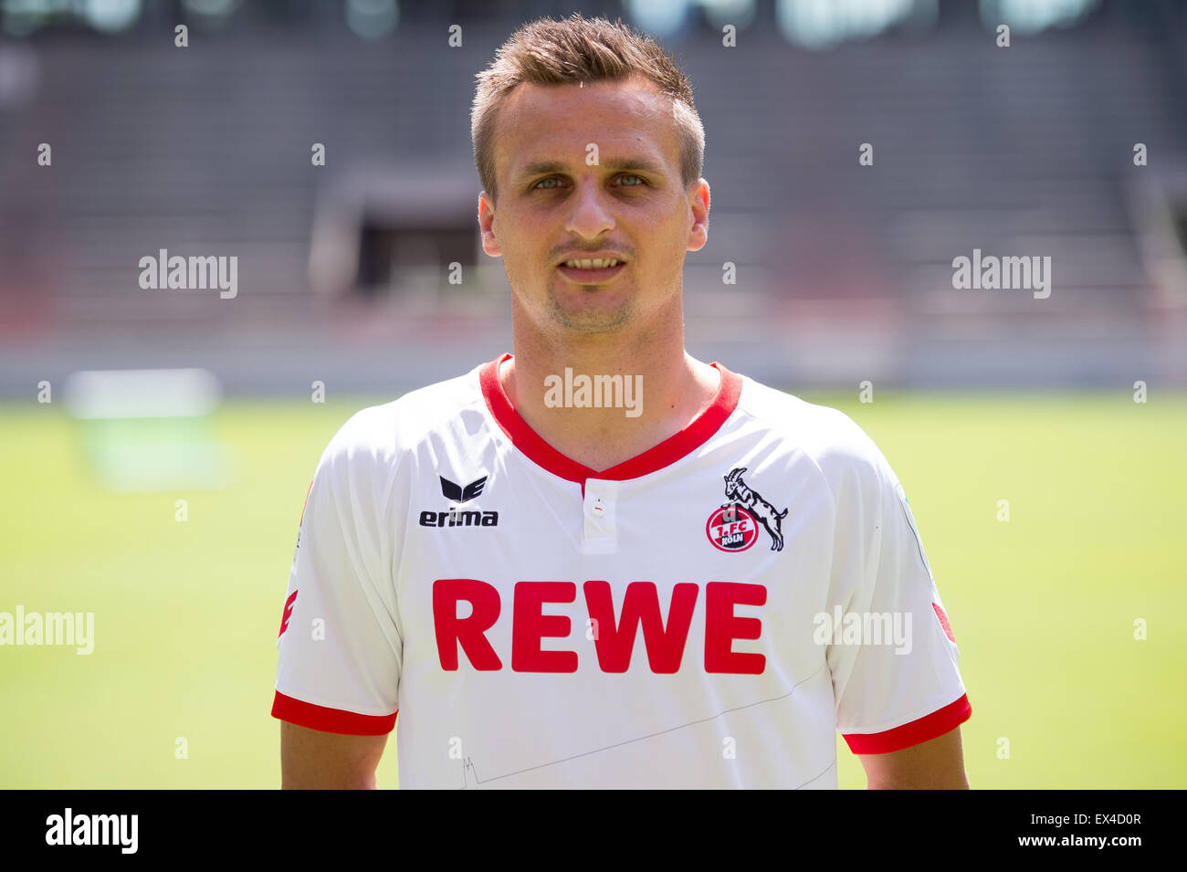 Cologne, Allemagne. Le 06 juillet, 2015. Koeln's Slawomir Peszko pose pendant une photo appel de la Bundesliga allemande soccer club 1. FC Koeln au stade RheinEnergieStadion à Cologne, Allemagne, 06 juillet 2015. Photo : MARIUS BECKER/dpa/Alamy Live News Banque D'Images