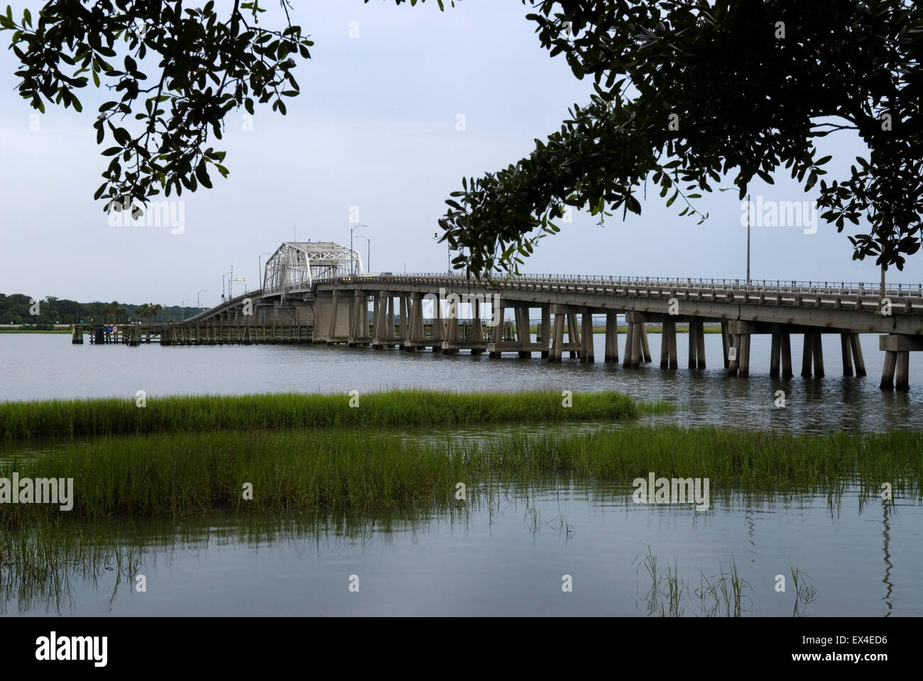 Richard C. Woods Memorial Bridge et de Beaufort en Caroline du Sud USA Banque D'Images