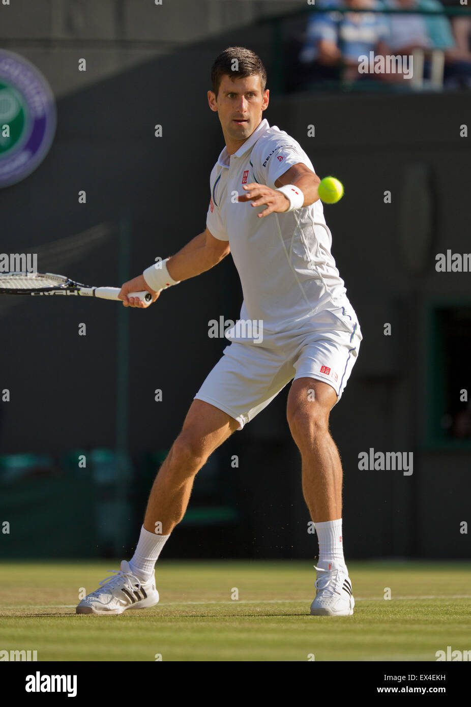 Wimbledon, Londres, Royaume-Uni. 6 juillet, 2015. Tennis, Wimbledon, Novak Djokovic (SRB) dans son match contre Kevin Anderson (RSA) Credit : Henk Koster/Alamy Live News Banque D'Images
