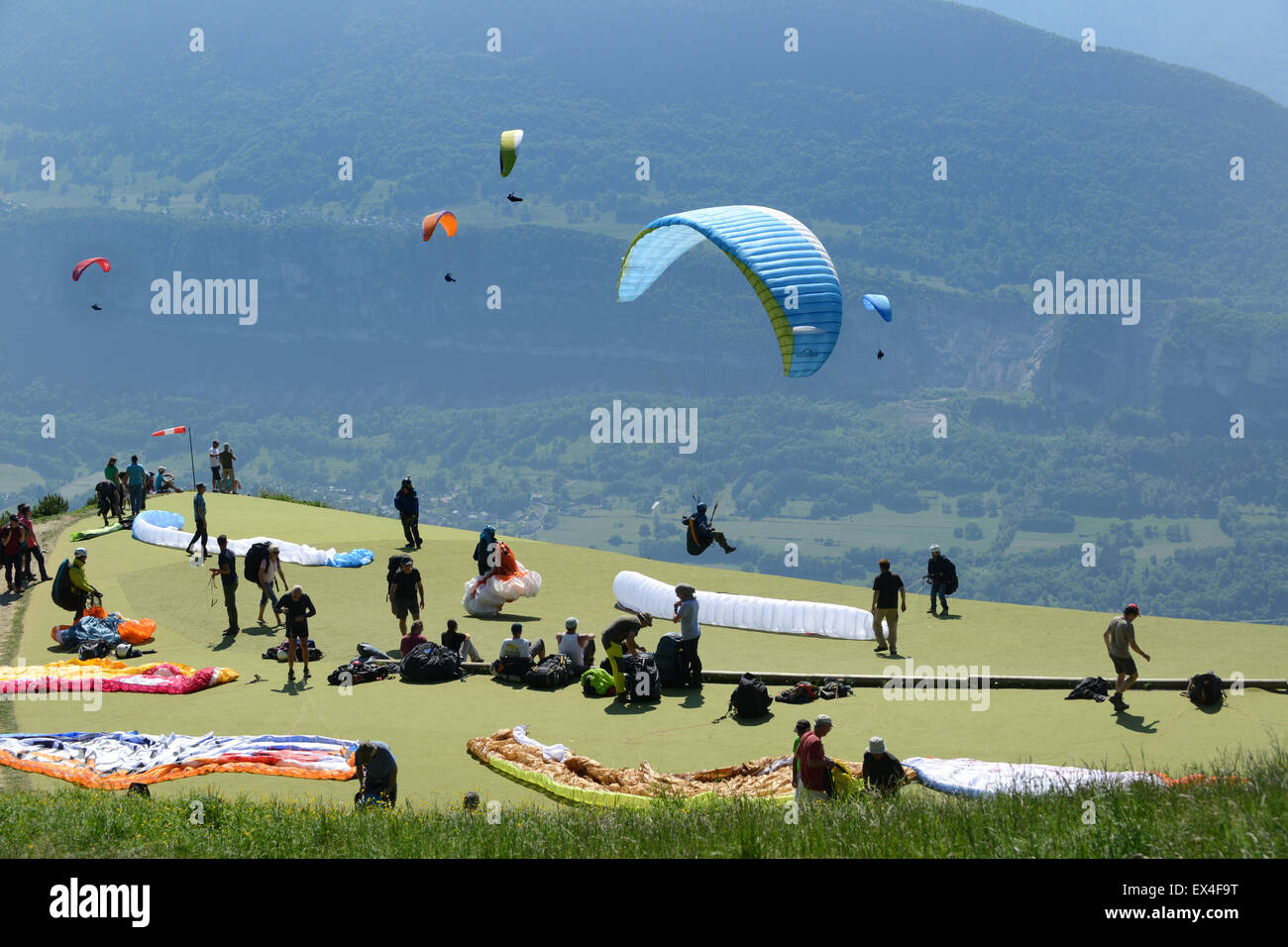 Col de la Forclaz, près d'Annecy en France Parapente décollage parapente en région Rhone-Alpes Banque D'Images
