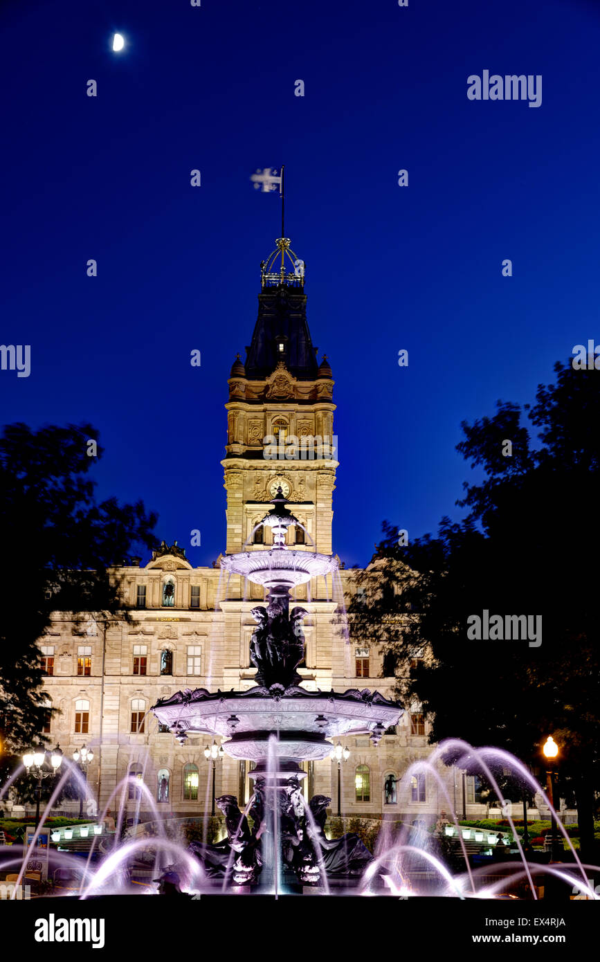 La Fontaine de Tourny et le Parlement, à Québec, Canada Banque D'Images