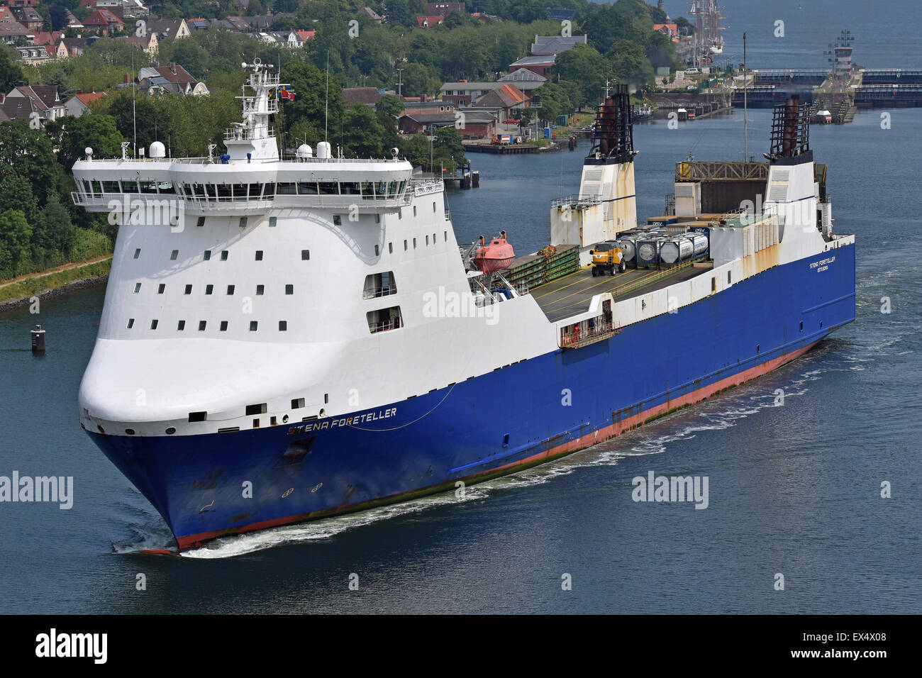 RoRo-Freighter Kiel-Canal STENA FORETELLER passant à destination de Bremerhaven Banque D'Images