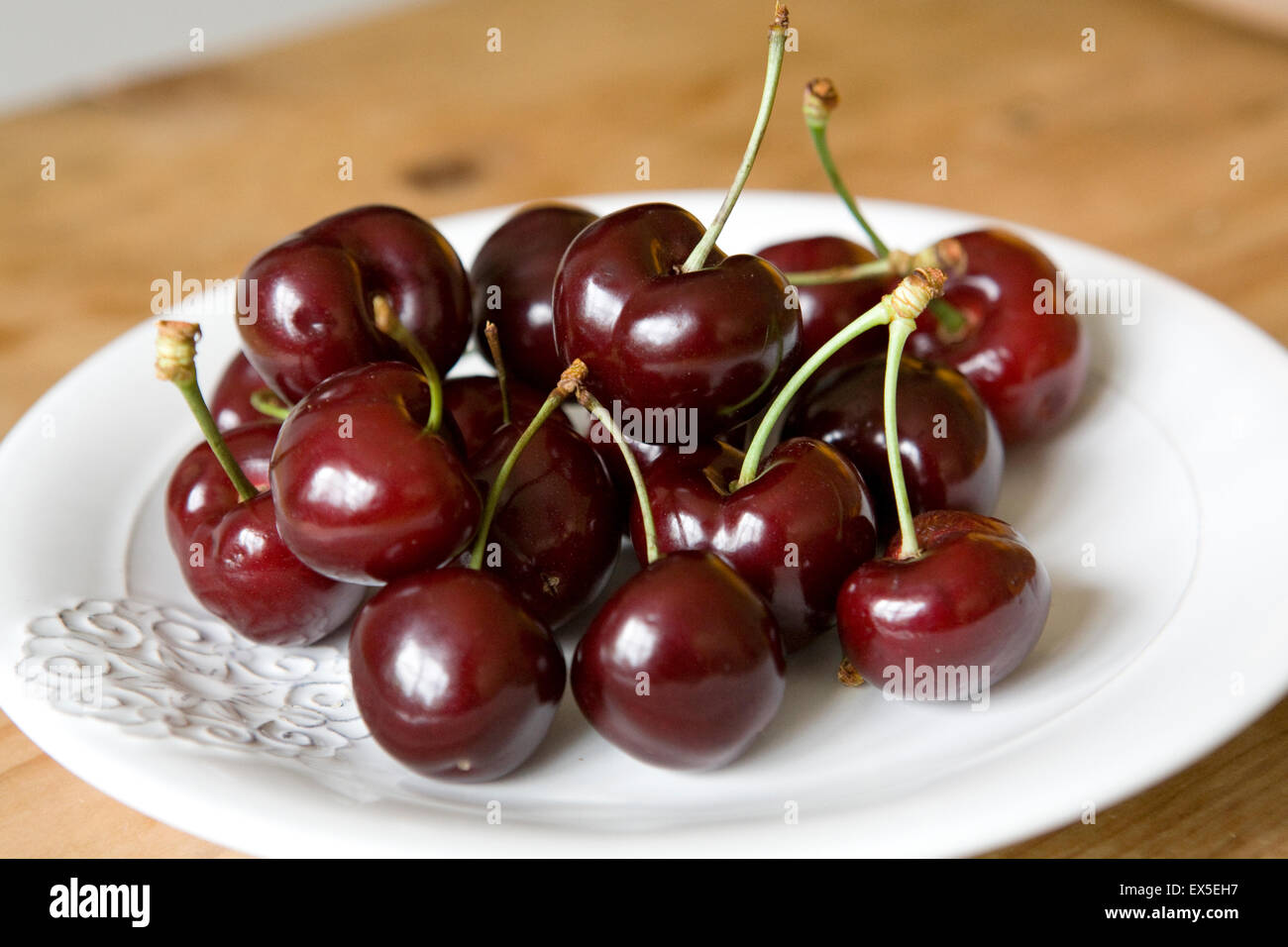 Cerise En Anglais English cherries Banque de photographies et d'images à haute résolution - Alamy