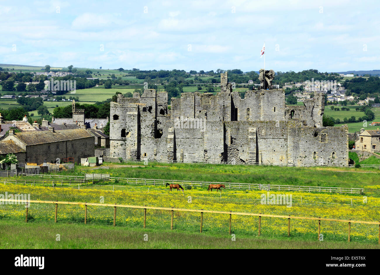 Château de Middleham, forteresse médiévale du roi Richard 3ème, Yorkshire Angleterre Royaume-uni Yorkshire Dales National Park Banque D'Images