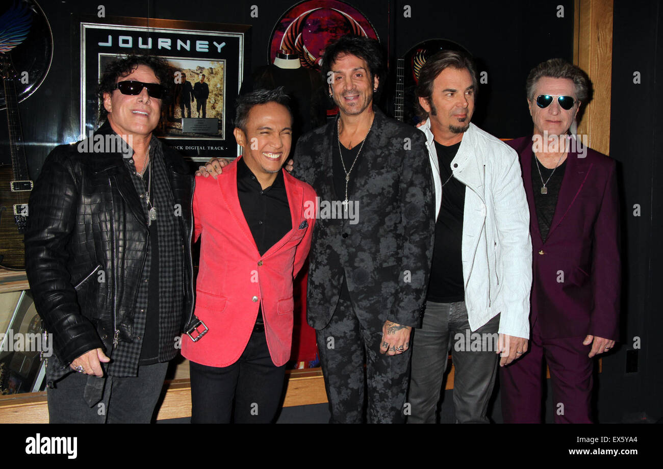 Souvenirs de voyage dévoile le cas au Hard Rock Hotel & Casino à Las Vegas comprend : Voyage, Neal Schon, Deen Arnel Pineda, Thierry Maillet, Ross Valory, Jonathan Cain Où : Las Vegas, Nevada, United States Quand : 06 mai 2015 C Banque D'Images