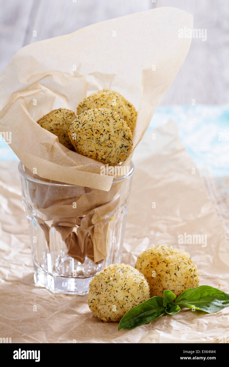 Boulettes de riz frites Banque de photographies et d’images à haute résolution Alamy