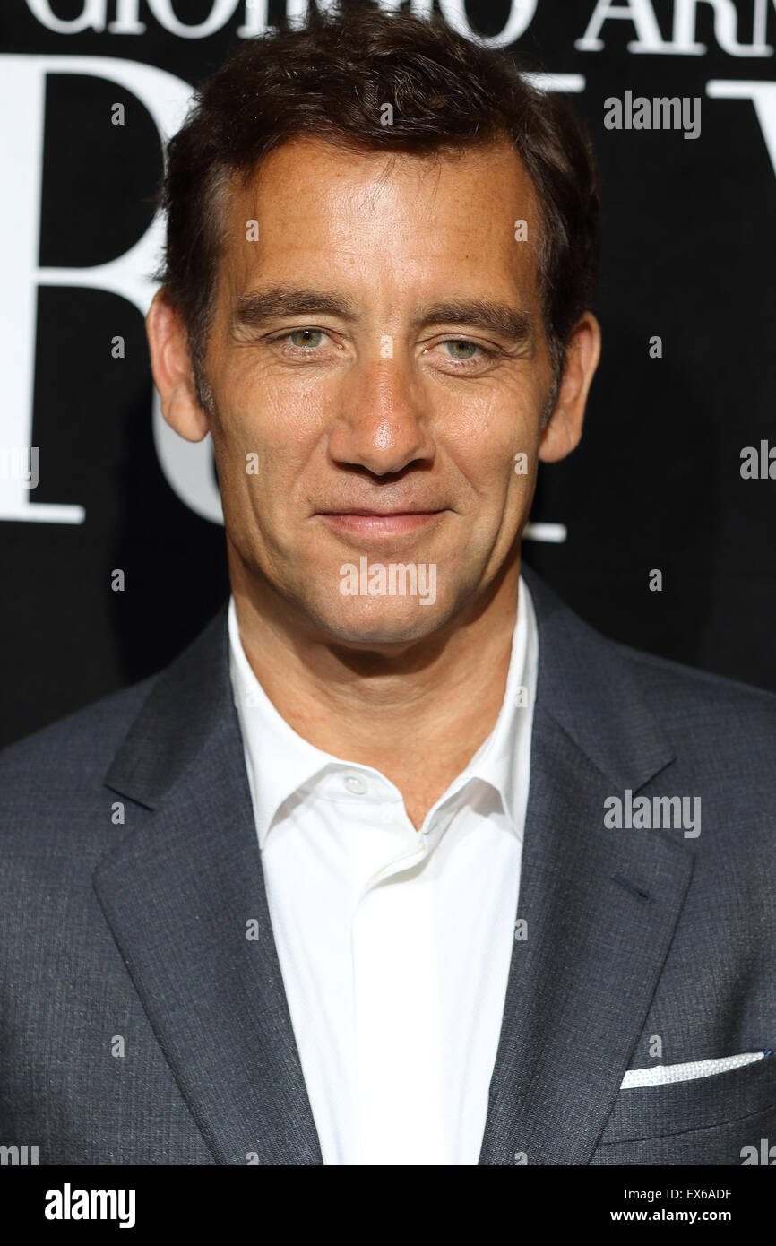 L'acteur Clive Owen Britiah assiste à la présentation de Giorgio Armani prive l'automne/hiver 2015-2016 collection durant la fashion week Haute Couture de Paris, à Paris, France, le 7 juillet 2015. Défilés de Haute Couture de Paris jusqu'au 9 juillet 2015. Photo : Hendrik Ballhausen/DPA - AUCUN FIL SERVICE - Banque D'Images