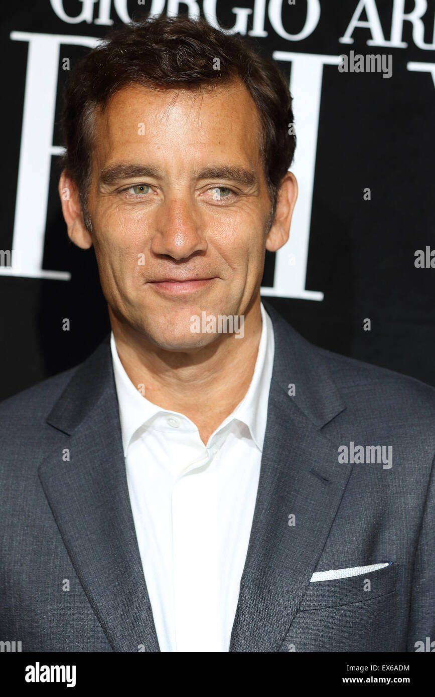 L'acteur Clive Owen Britiah assiste à la présentation de Giorgio Armani prive l'automne/hiver 2015-2016 collection durant la fashion week Haute Couture de Paris, à Paris, France, le 7 juillet 2015. Défilés de Haute Couture de Paris jusqu'au 9 juillet 2015. Photo : Hendrik Ballhausen/DPA - AUCUN FIL SERVICE - Banque D'Images