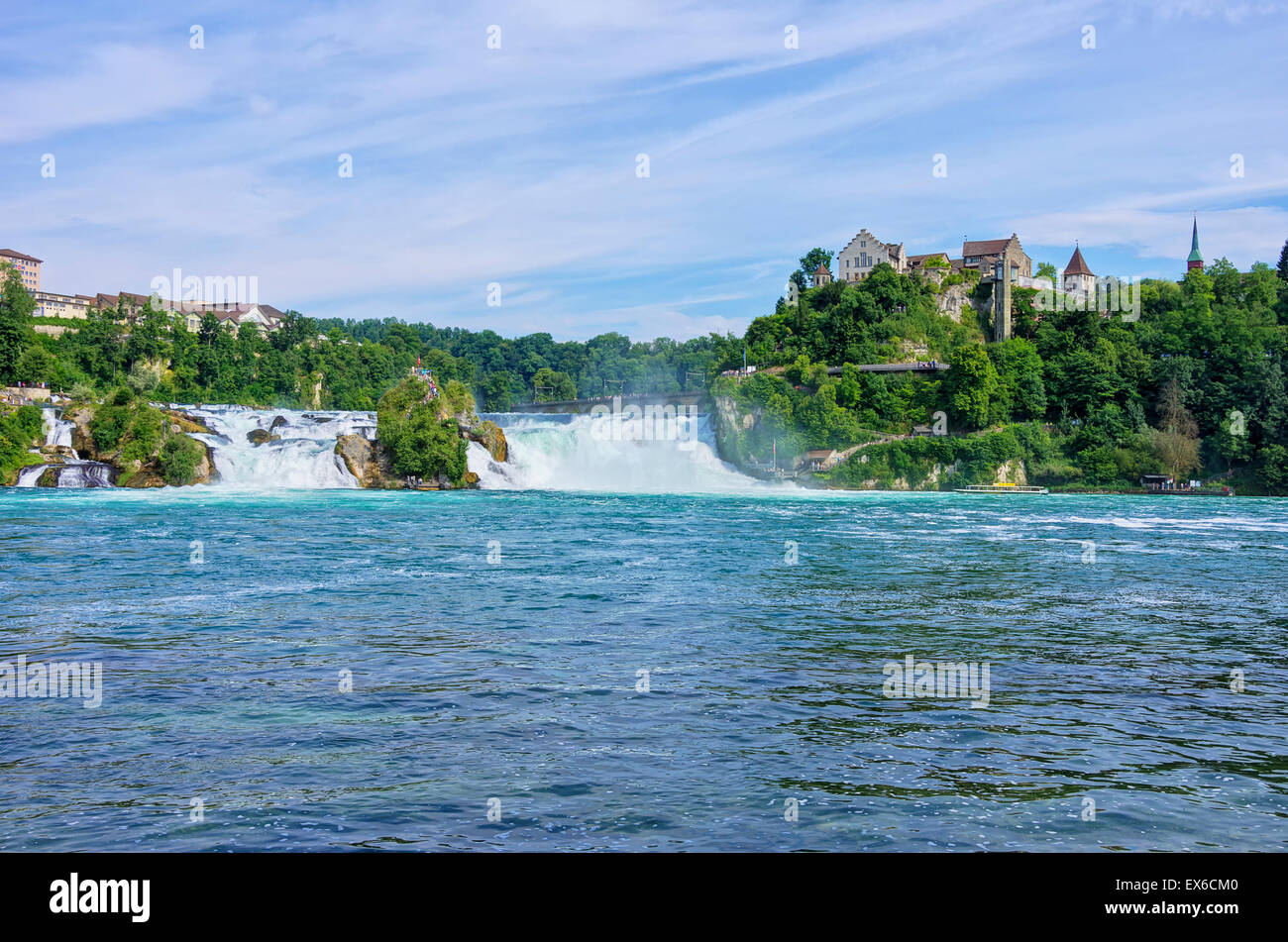 Les chutes du Rhin et le château de Lauffen, Schaffhausen, Suisse. Banque D'Images