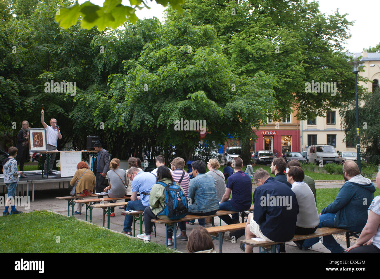 Vente aux enchères d'Art Pop-up, l'Olaf Ryes plass Grunerlokka, district de Oslo, Norvège Banque D'Images