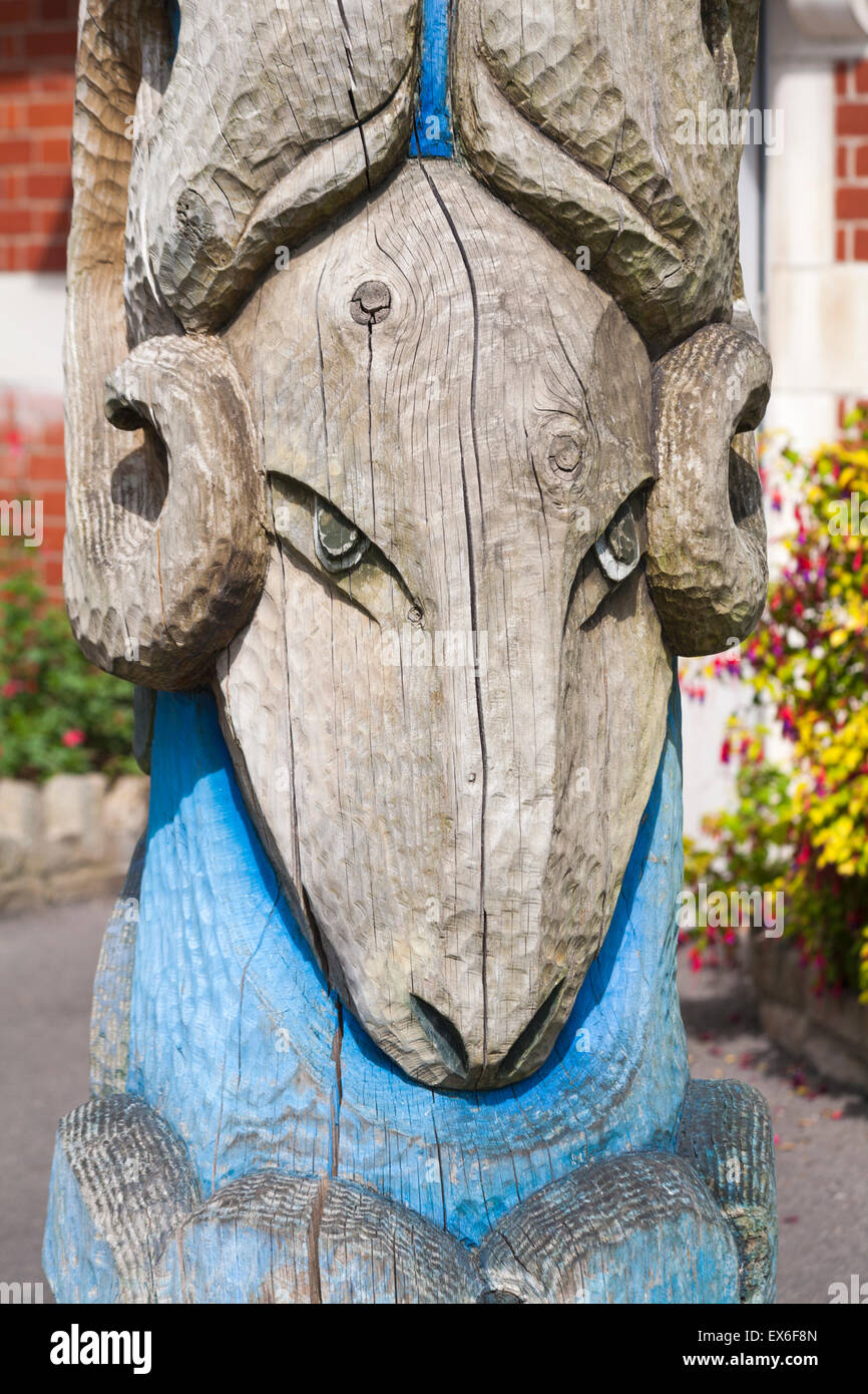 Détail du totem pole dans Boscombe Chine Gardens, Boscombe, Bournemouth, Dorset UK en juin Banque D'Images