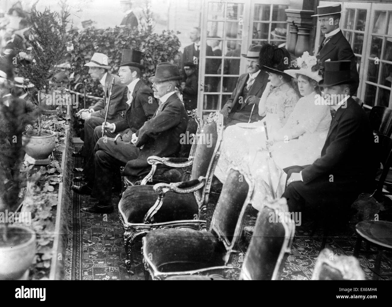 Le prince William, le roi Gustave V de Suède et le Prince Gustaf lors des Jeux Olympiques de 1912 Banque D'Images