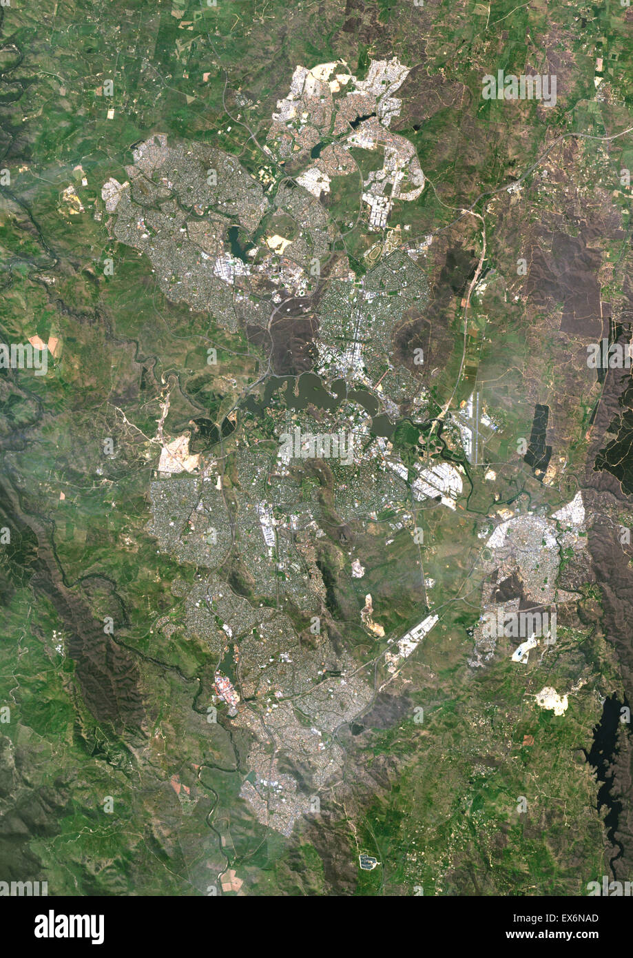 Image satellite couleur de Canberra, en Australie. Image prise le 30 octobre 2014 avec les données de Landsat 8. Banque D'Images