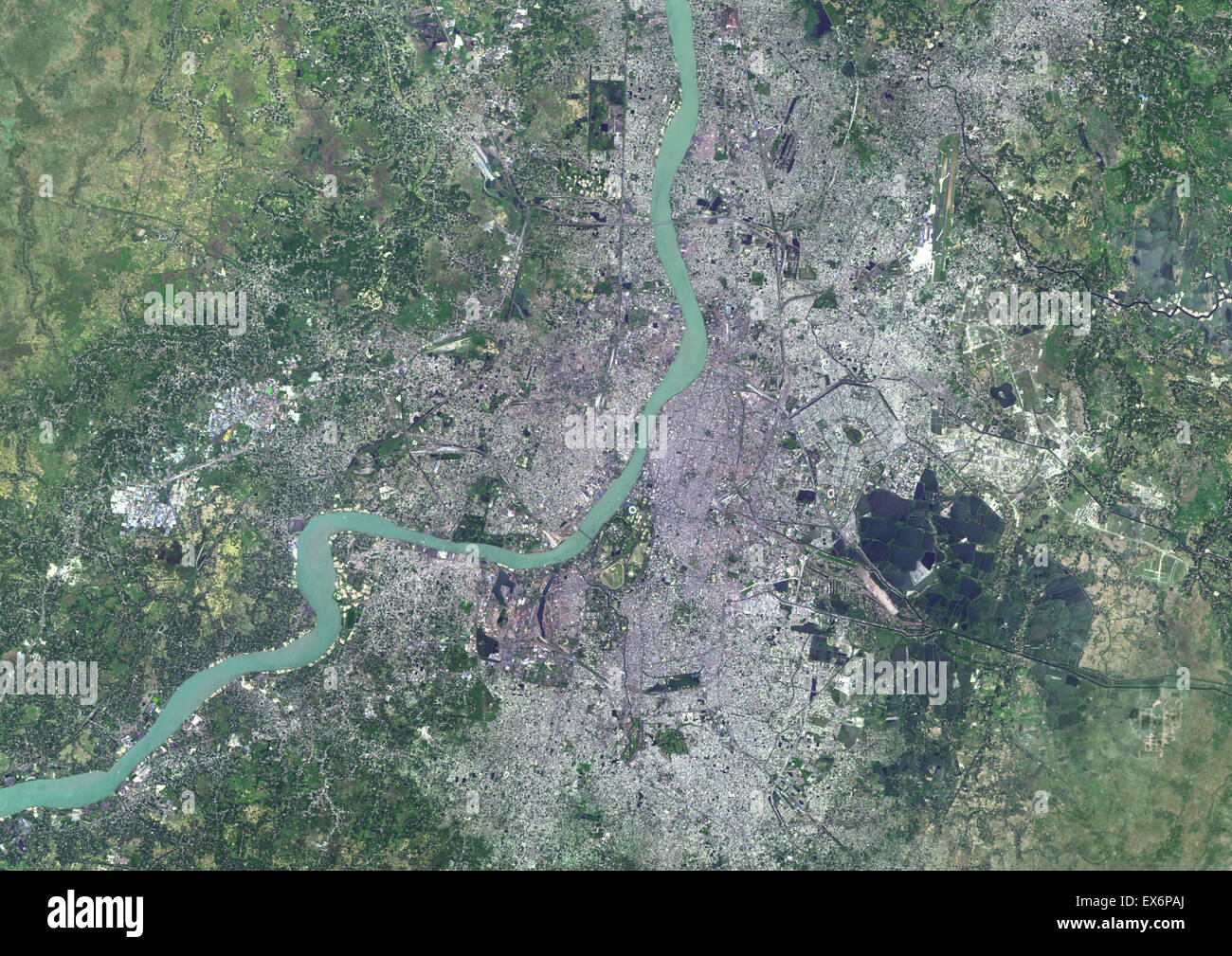 Color image satellite de Kolkata, Inde. Image prise le 8 mai 2014 avec les données de Landsat 8. Banque D'Images