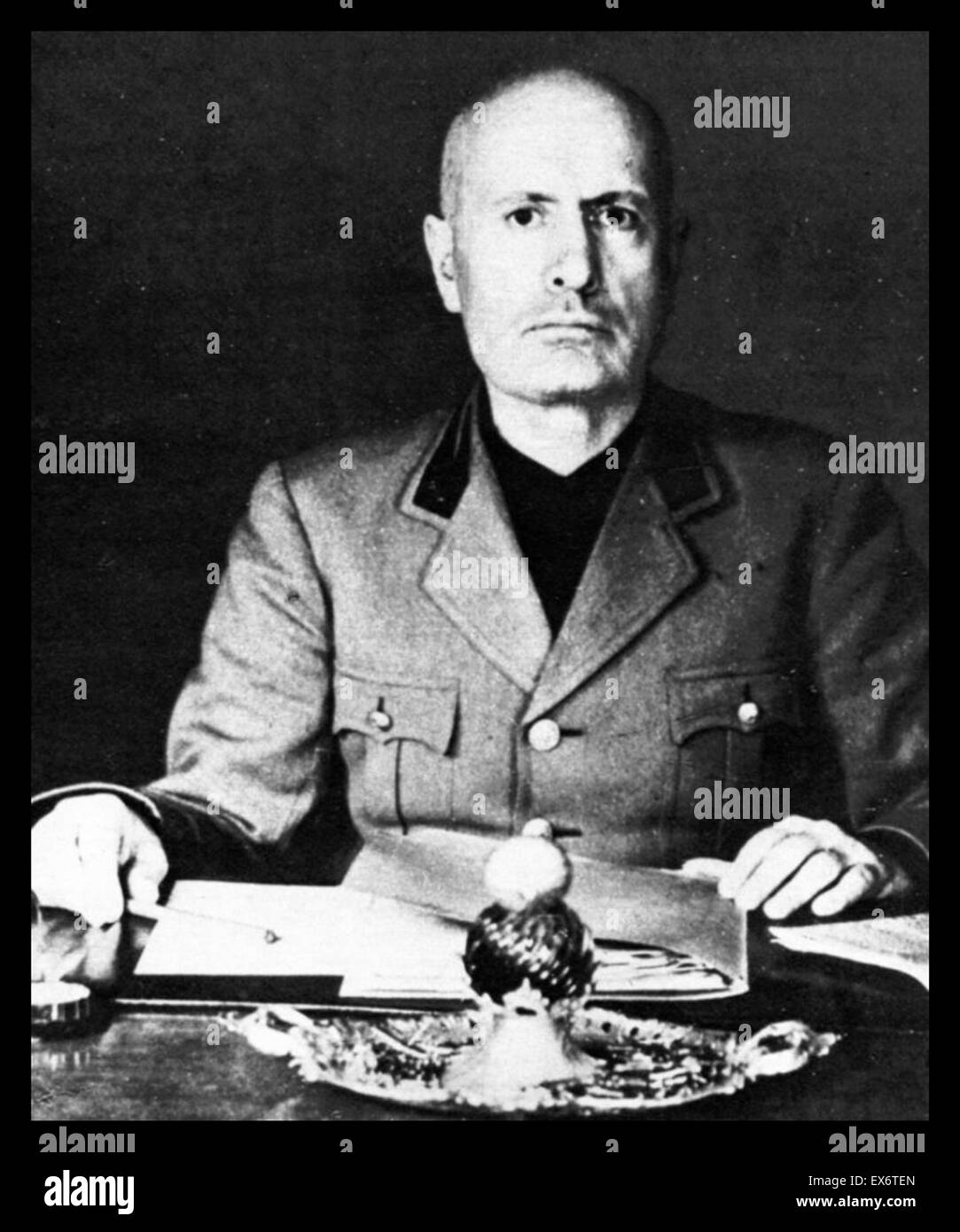 Benito mussolini 1883 28 april 1945 Banque d'images noir et blanc Alamy