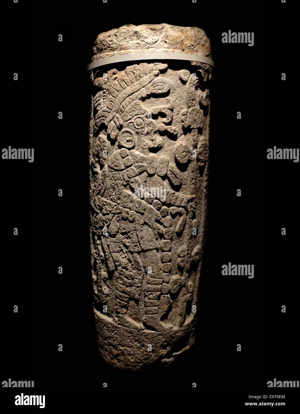 Les glyphes mayas avec colonne sculptée. Pierre. La période maya classique AD 250-900 Yucatan, Mexique Banque D'Images