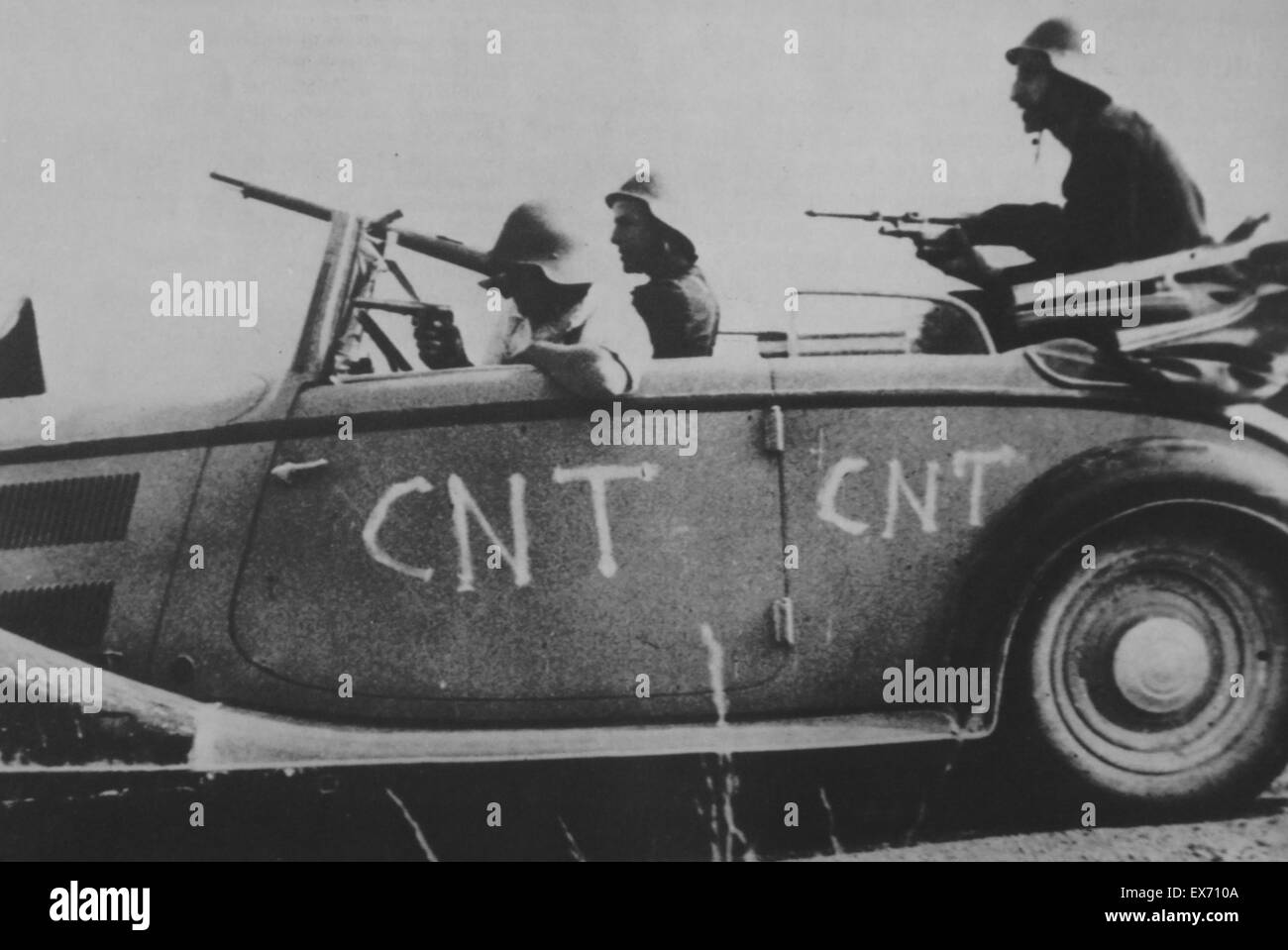 Un volunteersman républicain CNT véhicule improvisé au cours des premiers mois de la guerre civile espagnole 1937 Banque D'Images