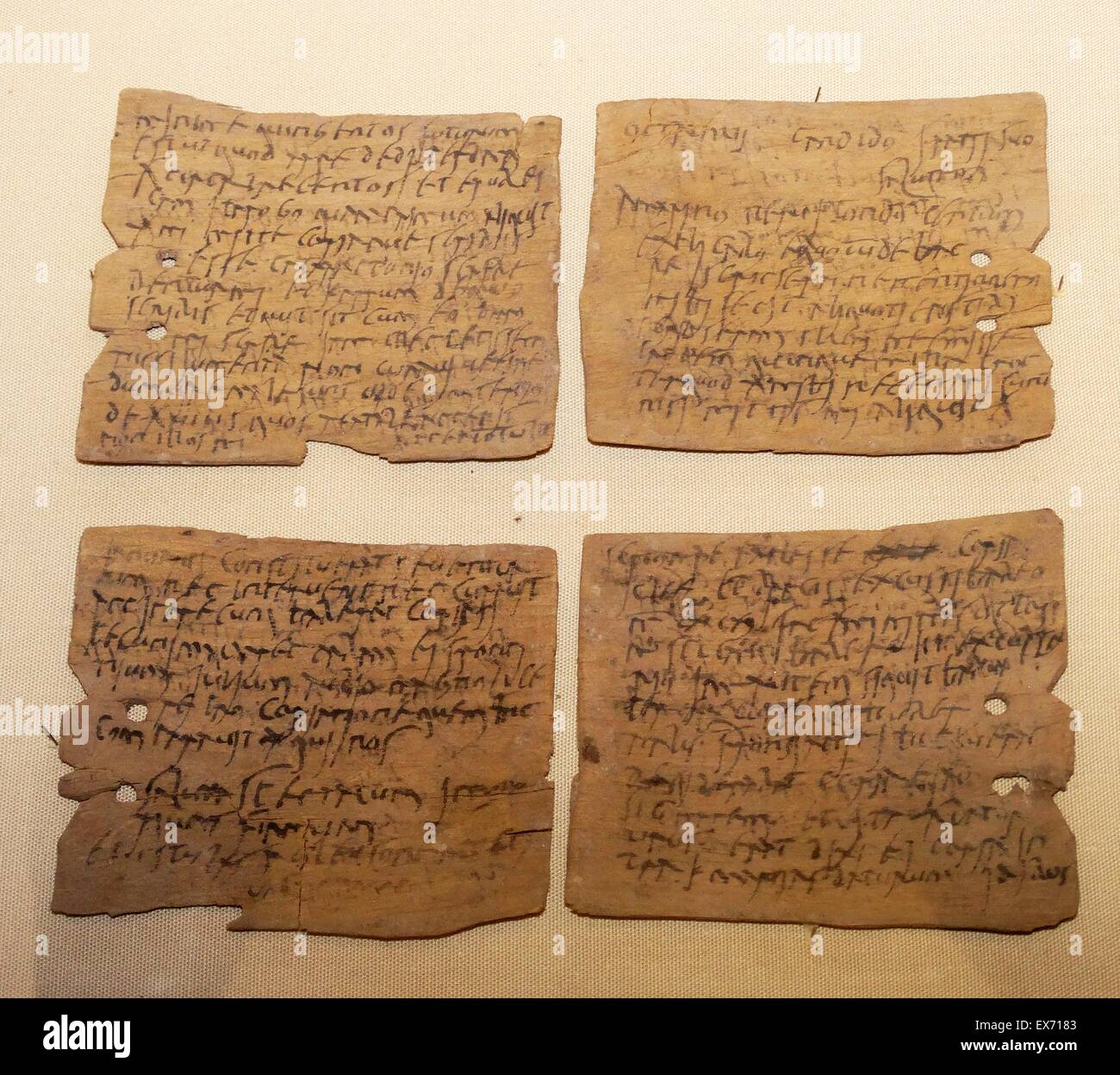 Lettre à Candidus de son frère Octave. 2ème ANNONCE de siècle romain. Cette lettre se compose en effet de deux diptyques avec encoches et fixez-les avec des trous. C'est une lettre d'affaires écrit par Octavius, un entrepreneur fournissant des biens sur une grande échelle pour t Banque D'Images