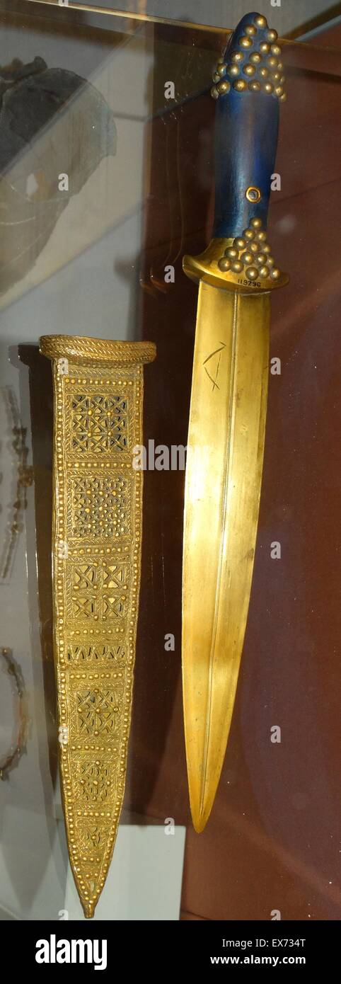 Electrotype copie d'une dague de cérémonie d'or avec la gaine. Sumérienne, Début de la période dynastique III, c.2600-2500 BC, d'Ur, l'Iraq (PG 580) grave Banque D'Images