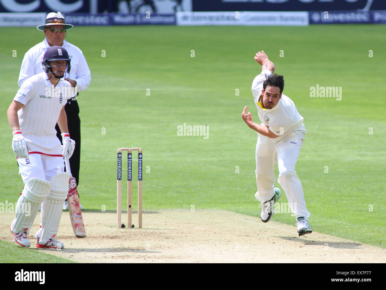 CARDIFF, WALES - Juillet 08 : Mitchell Johnson, de l'Australie bowling pendant le premier jour de la première 1ère Investec Cendres test match, à l'ESS au sol Swalec le 08 juillet 2015 à Cardiff, Pays de Galles. (Photo de Mitchell Gunn/ESPA) *** légende locale *** Mitchell Johnson Banque D'Images